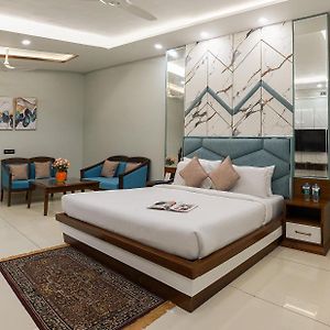 Hotel Leela Grande